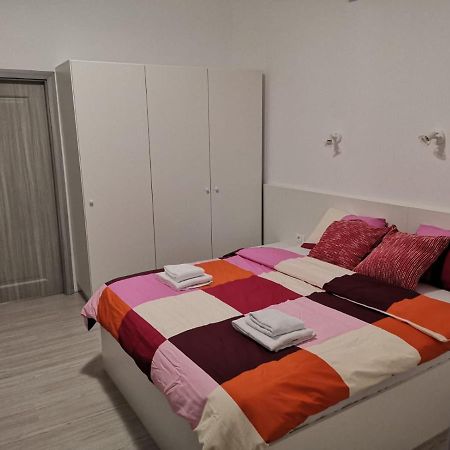 Old Town Bar Apartments On Street Tonitza Bucharest Luaran gambar
