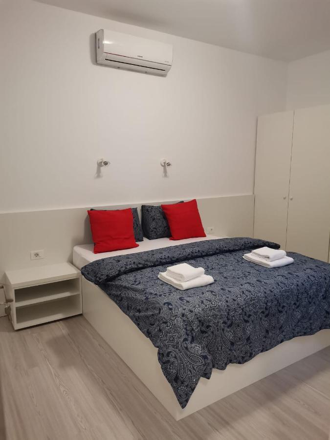 Old Town Bar Apartments On Street Tonitza Bucharest Luaran gambar
