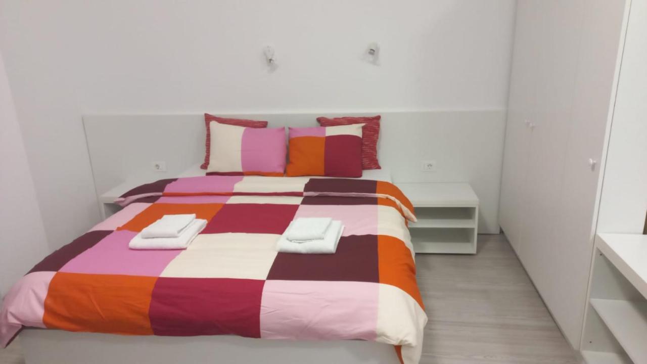 Old Town Bar Apartments On Street Tonitza Bucharest Luaran gambar