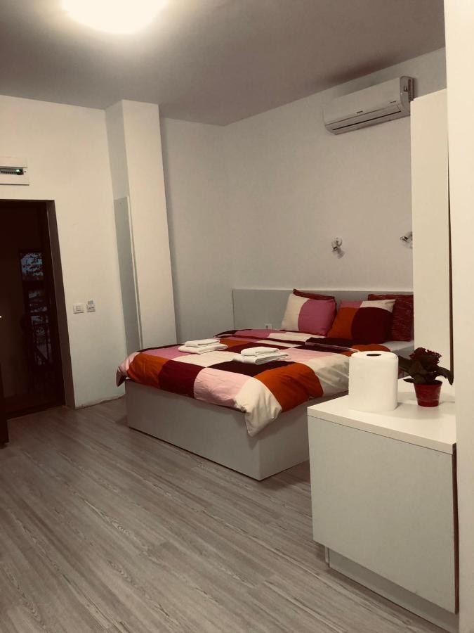 Old Town Bar Apartments On Street Tonitza Bucharest Luaran gambar