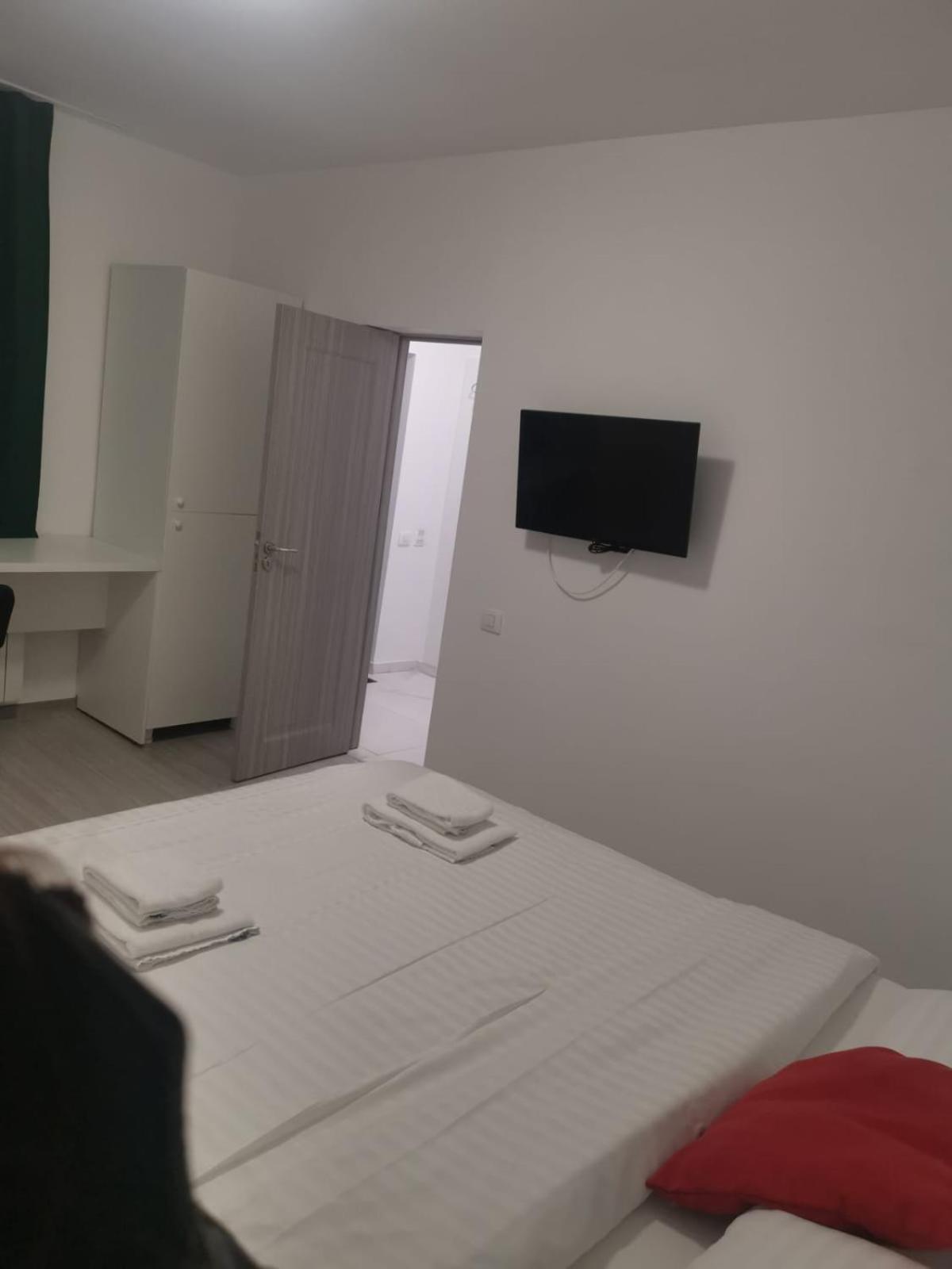 Old Town Bar Apartments On Street Tonitza Bucharest Luaran gambar